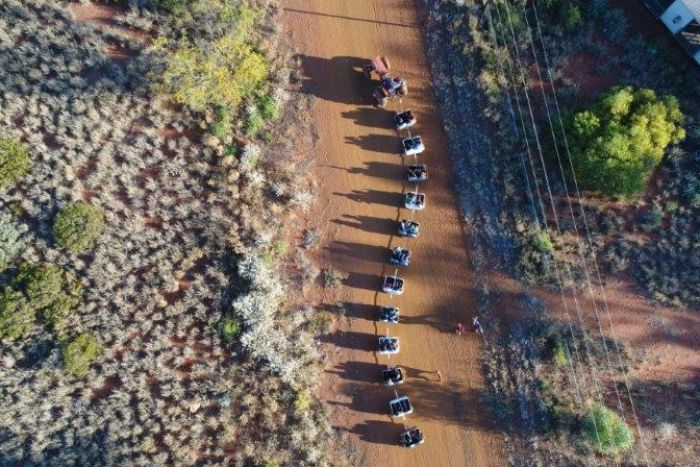 Suku Aborigin Ubah Drum Jadi Bus Sekolah